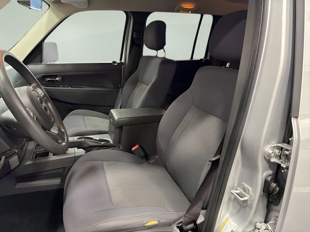 Used 2011 Jeep Liberty Sport image 11