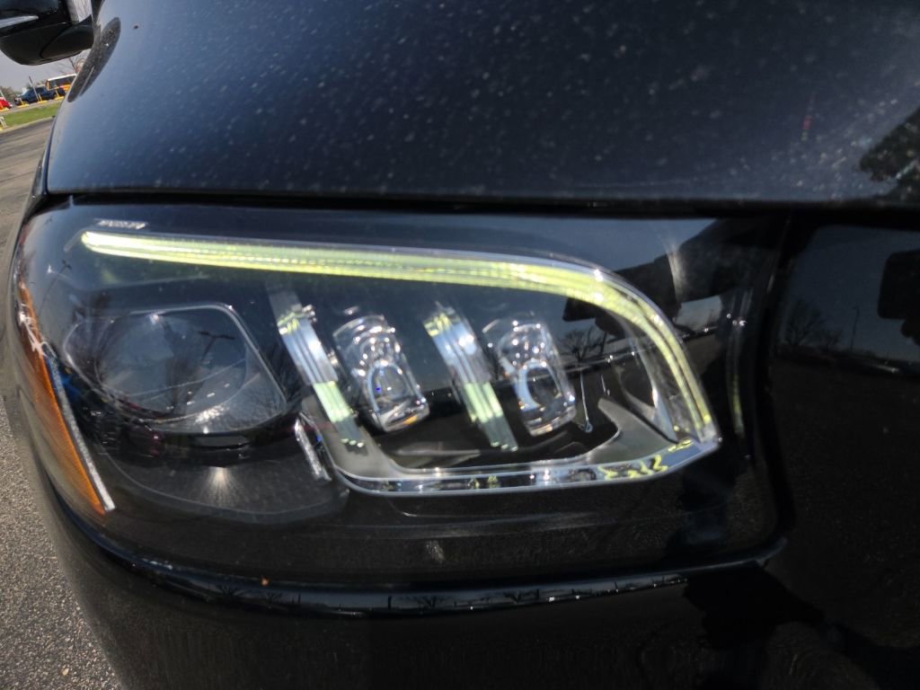 Used 2021 Mercedes-Benz GLS 580 4MATIC image 13