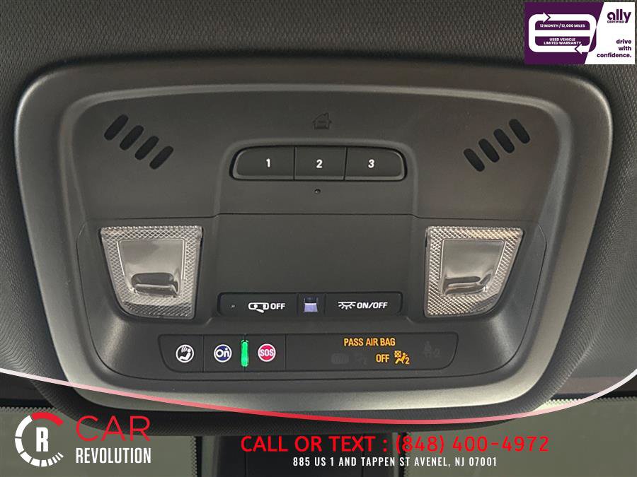 Used 2023 Chevrolet Traverse Premier FWD image 14