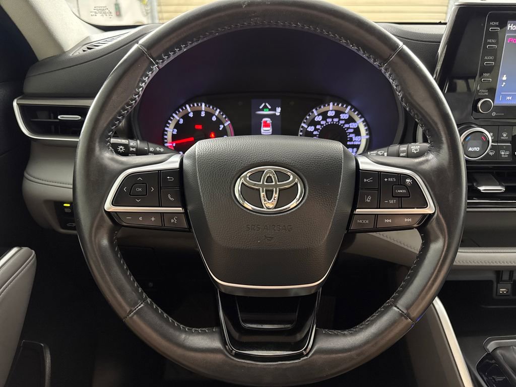 Used 2020 Toyota Highlander LE image 14