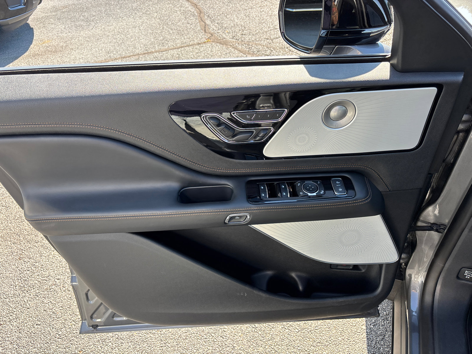 New 2025 Lincoln Aviator Black Label image 11