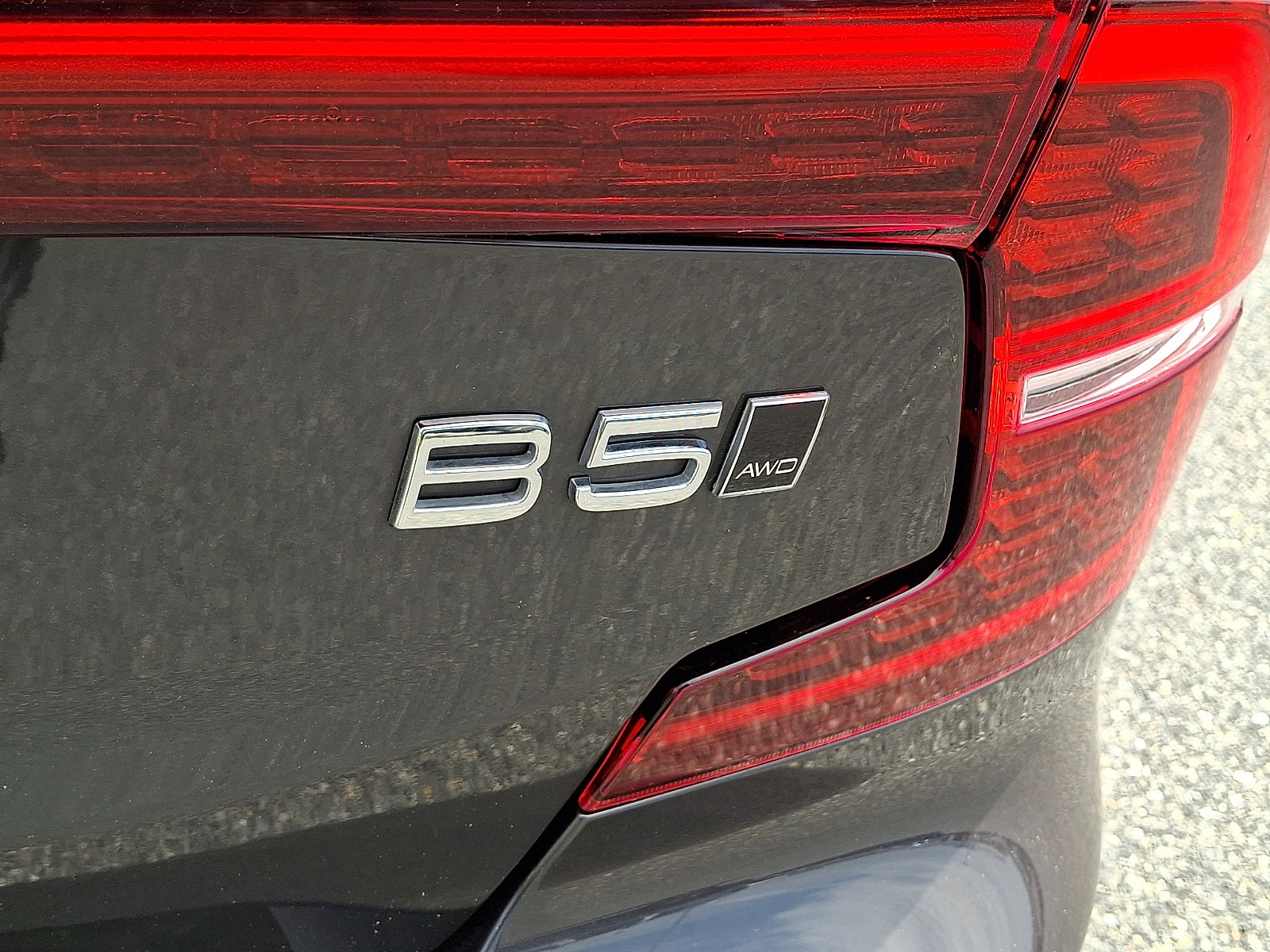 Certified 2025 Volvo S60 B5 Core AWD/4WD image 32