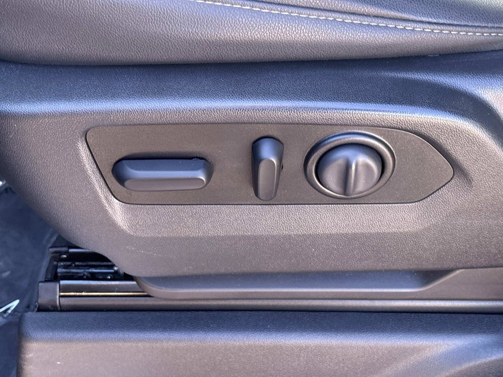 Certified 2021 GMC Sierra 1500 SLT w/ SLT Premium Plus Package image 17