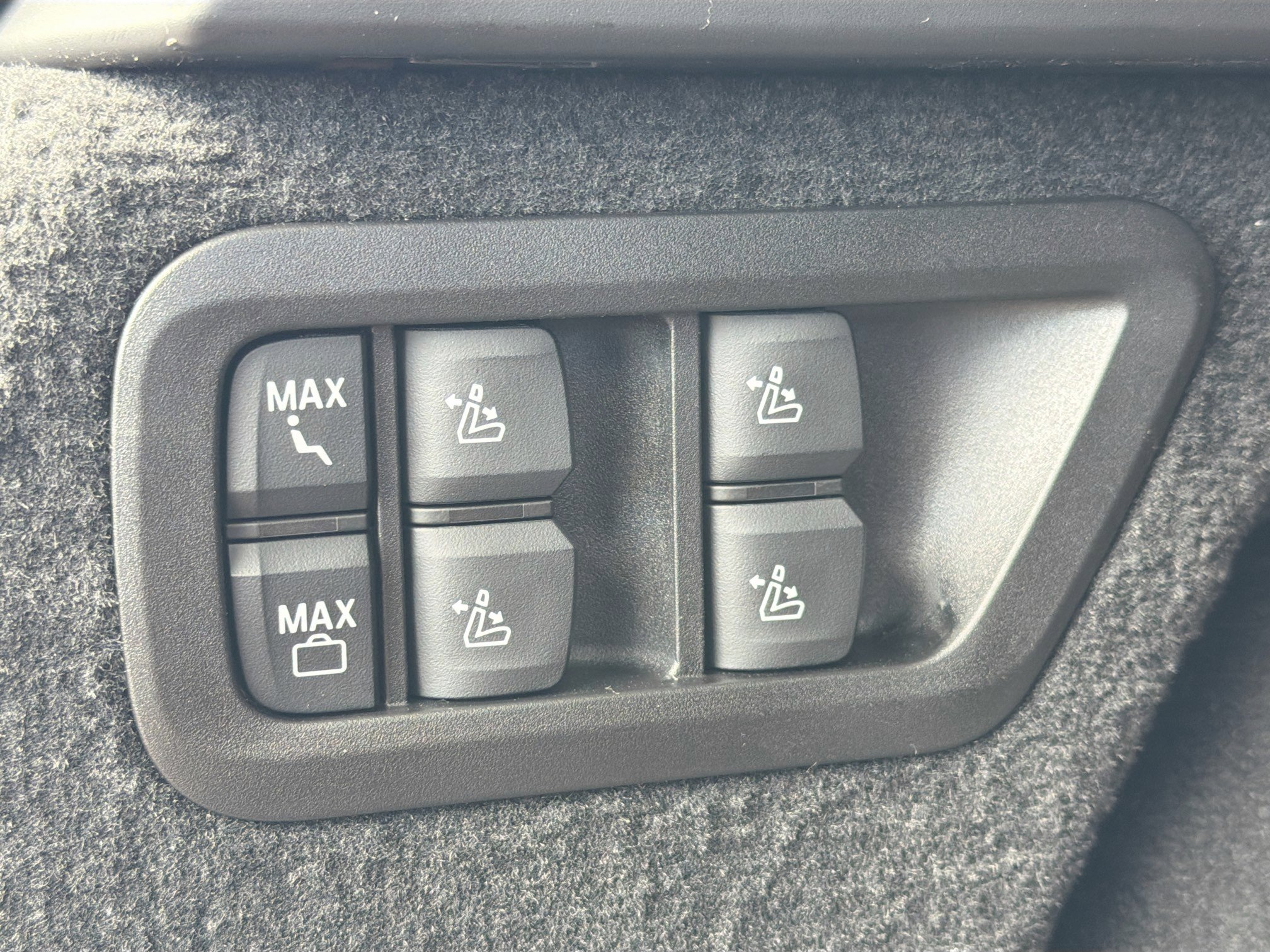 New 2026 BMW X7 M60i image 12