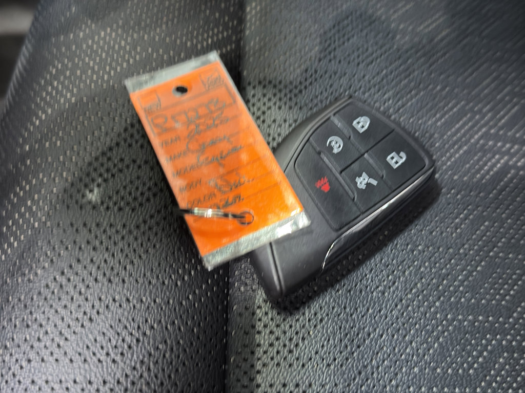 Used 2025 Chevrolet Equinox LT w/ Convenience Package II image 39