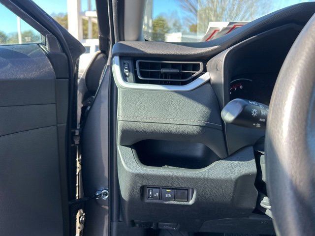 Used 2024 Toyota RAV4 XLE image 28