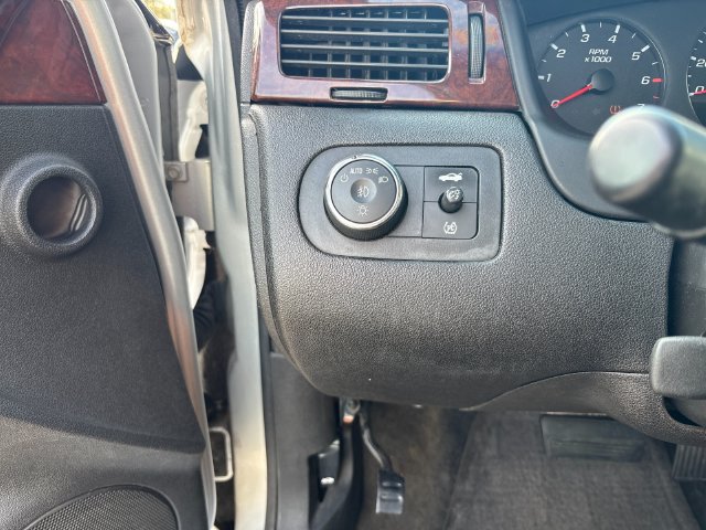 Used 2010 Chevrolet Impala LT FWD image 27