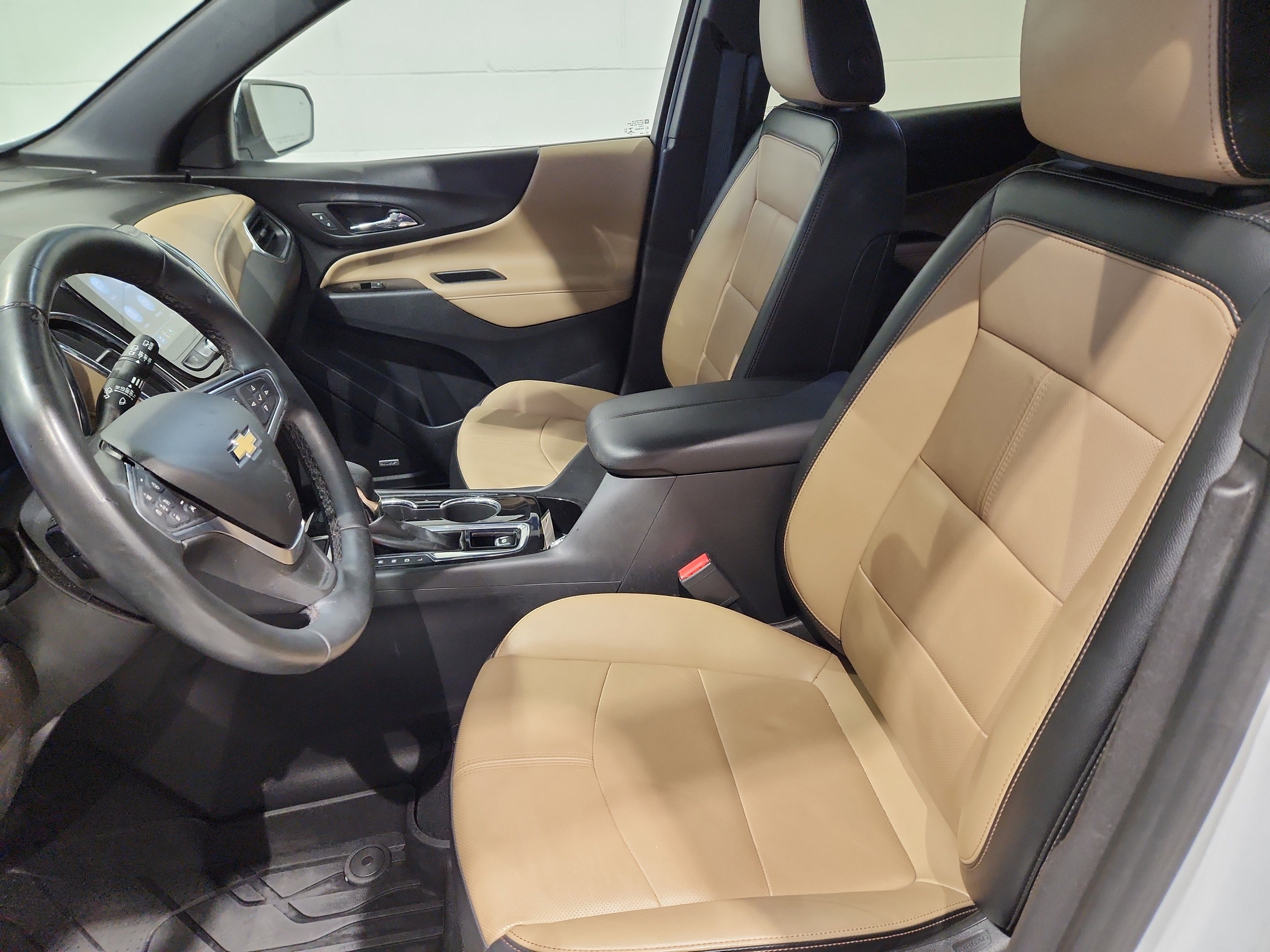 Used 2023 Chevrolet Equinox Premier image 17