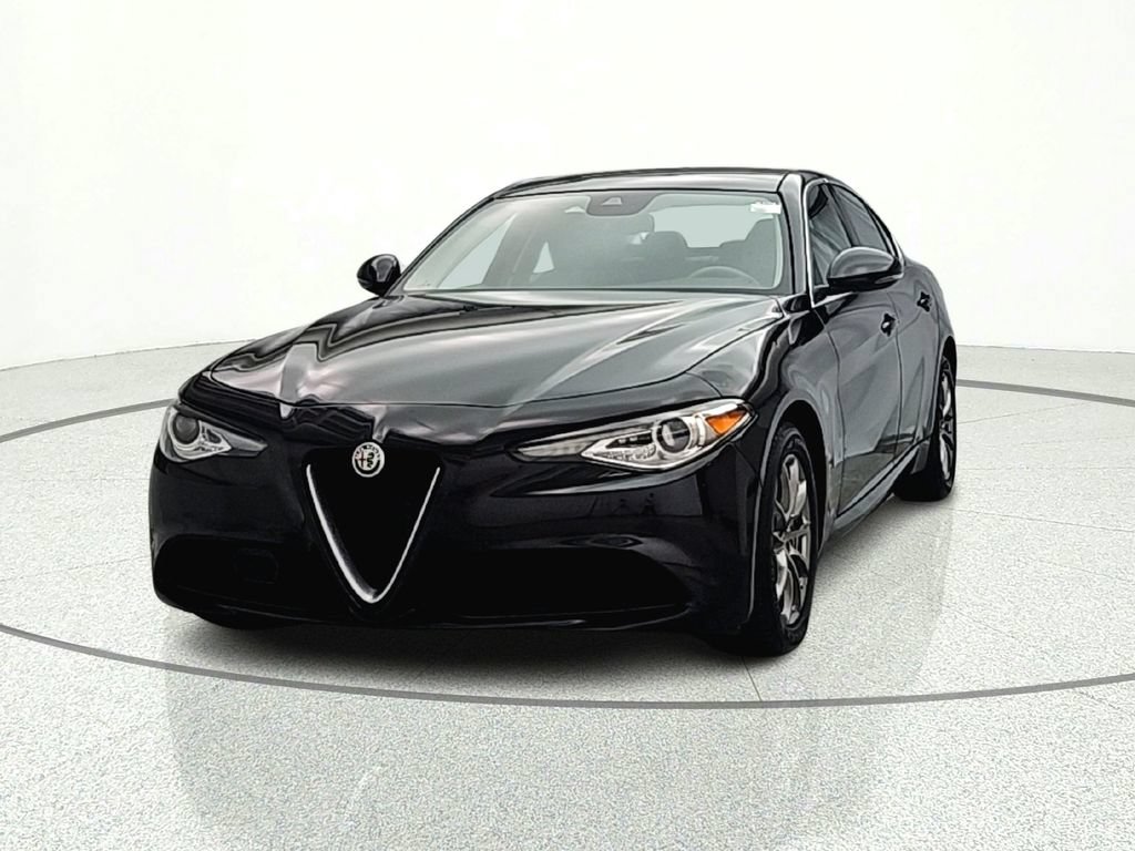 Used 2018 Alfa Romeo Giulia AWD image 2