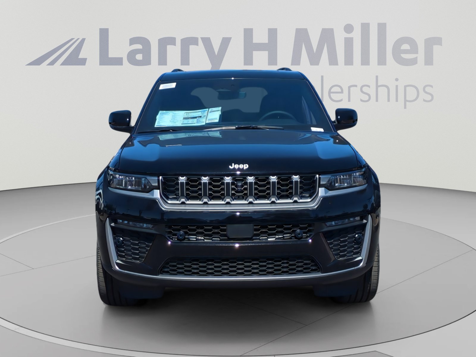 New 2026 Jeep Grand Cherokee Limited w/ Luxury Tech Group II AWD/4WD image 8
