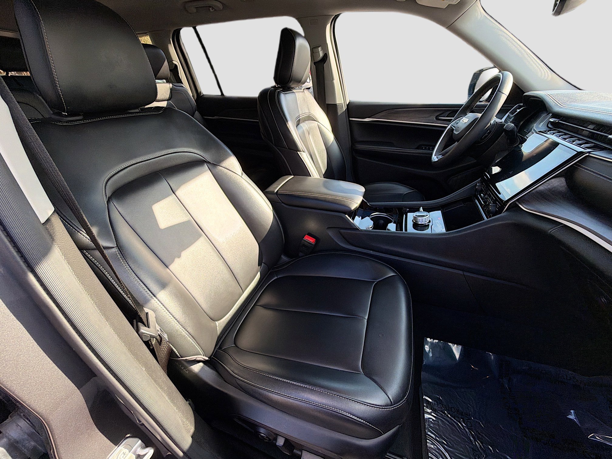 Used 2023 Jeep Grand Cherokee L Limited image 16