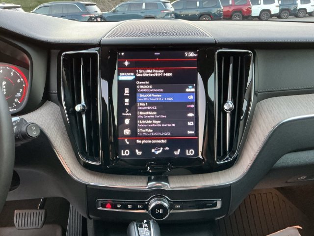 Used 2020 Volvo XC60 T6 Inscription AWD/4WD image 18