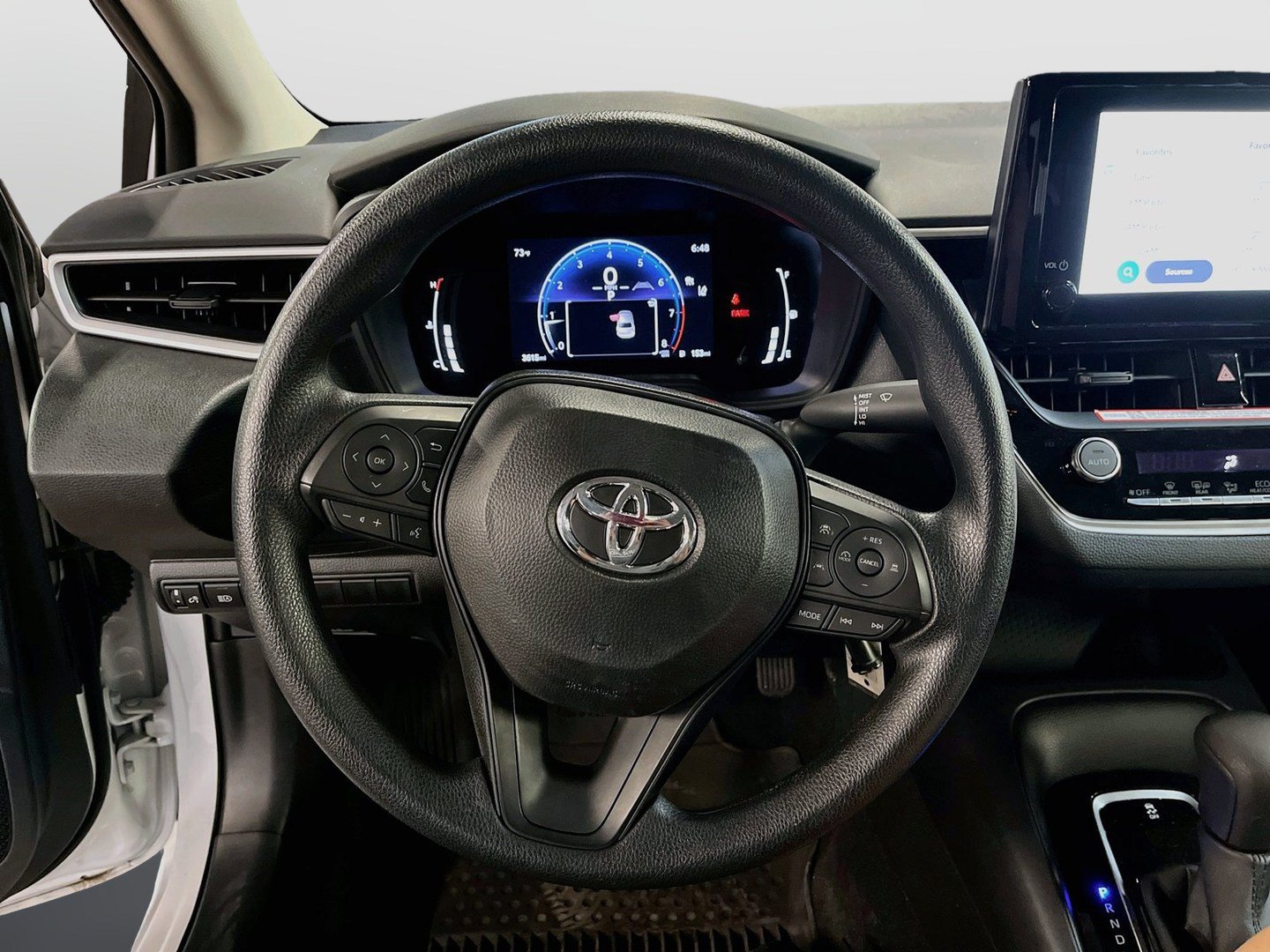 Used 2026 Toyota Corolla LE FWD image 11