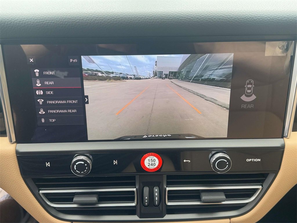 Used 2025 Porsche Macan image 23
