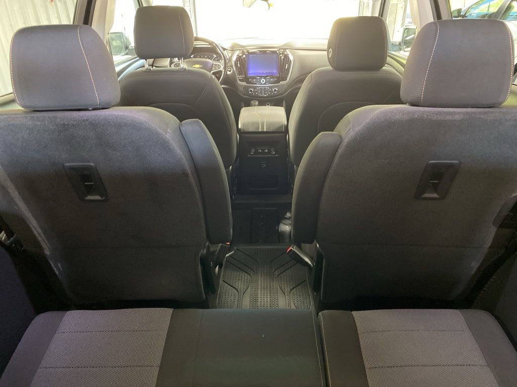 Used 2021 Chevrolet Traverse LT image 16