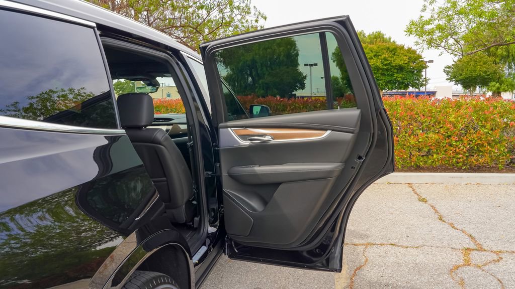 Certified 2025 Cadillac XT6 Premium Luxury w/ Platinum Package image 14