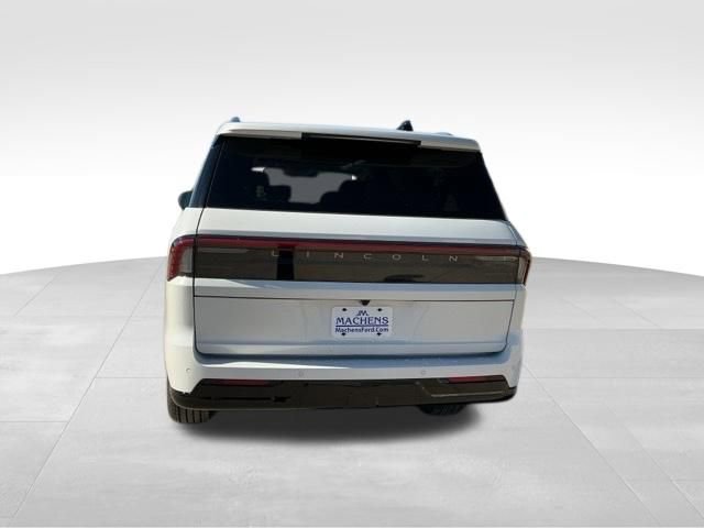 New 2026 Lincoln Navigator L Reserve image 3