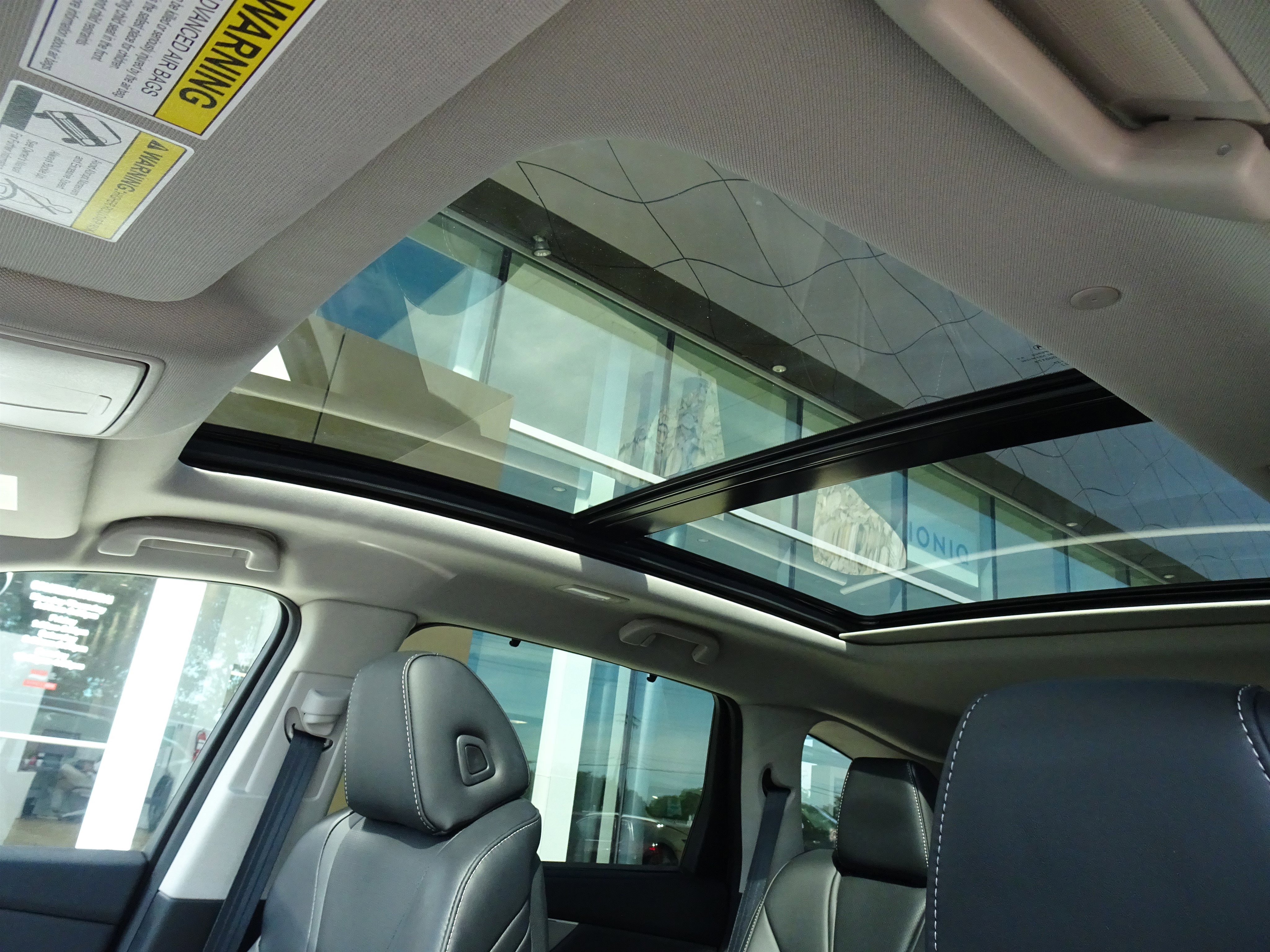 Used 2023 Acura MDX SH-AWD w/ Technology Package image 11