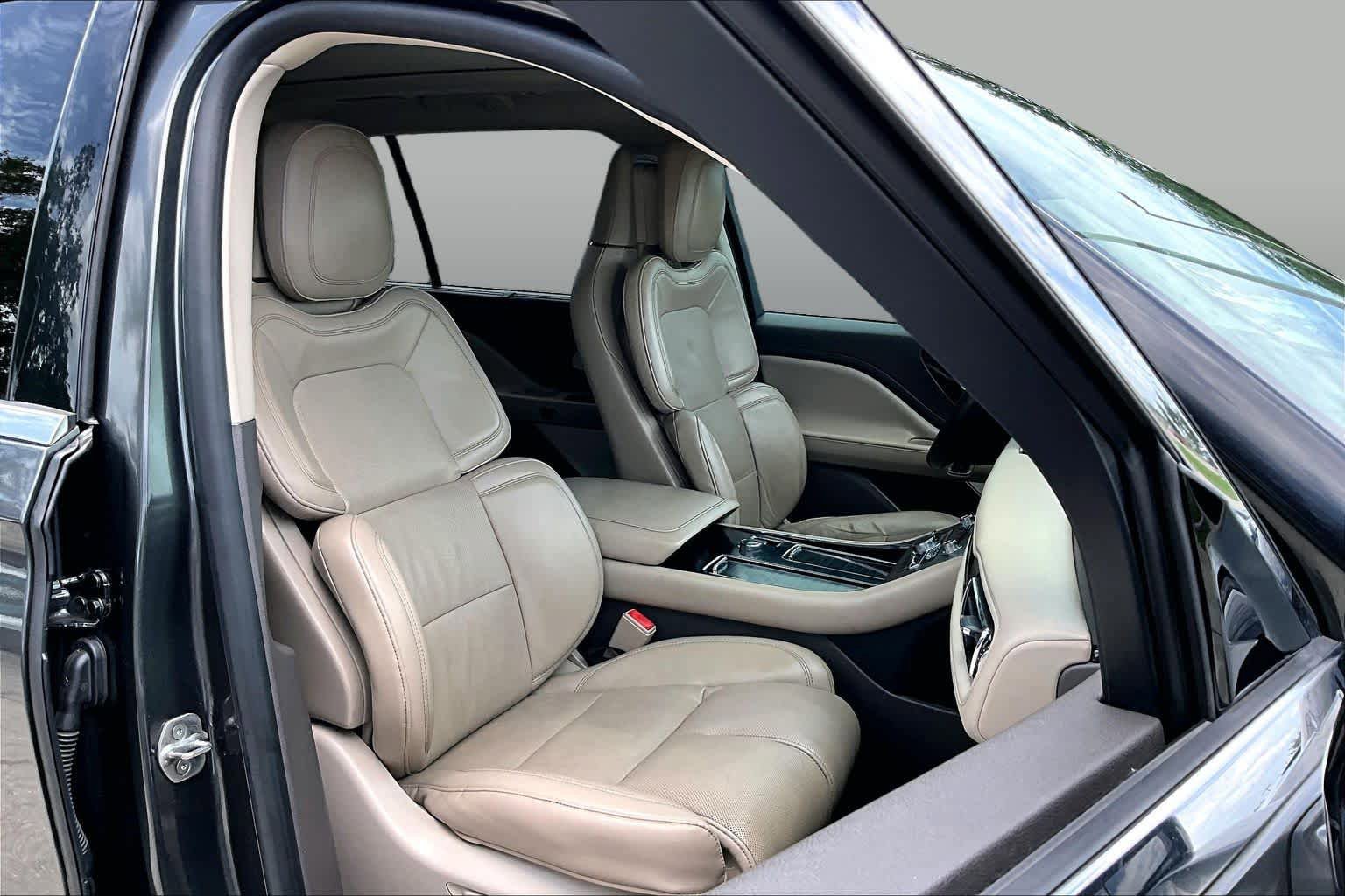 Used 2020 Lincoln Aviator Reserve w/ Equipment Group 202A AWD/4WD image 9