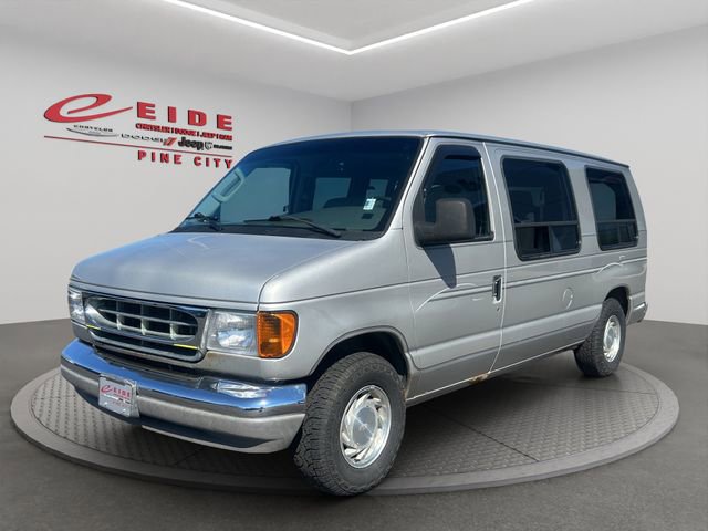 Used 2003 Ford E-150 and Econoline 150 RWD image 1