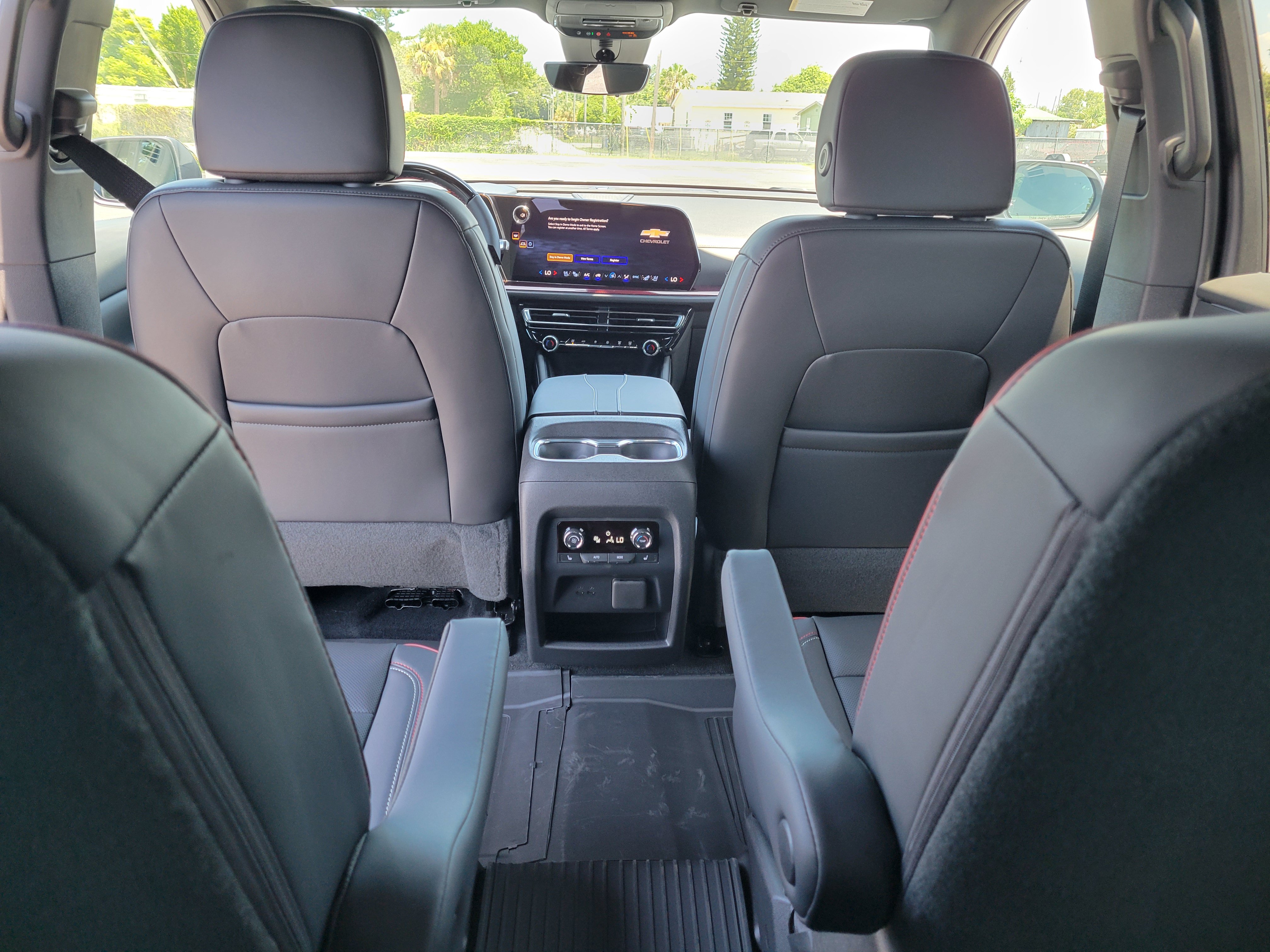 New 2027 Chevrolet Traverse RS w/ LPO, Floor Liner Package FWD image 13