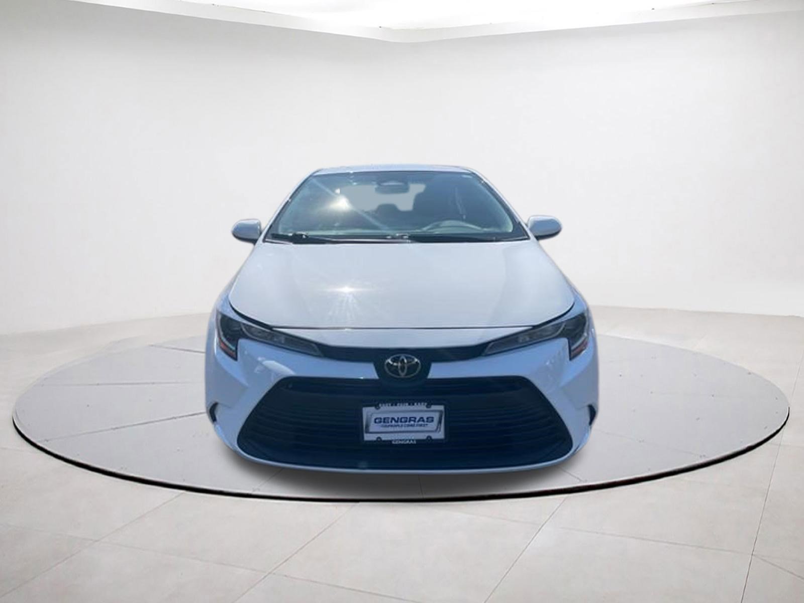Used 2024 Toyota Corolla LE FWD image 2