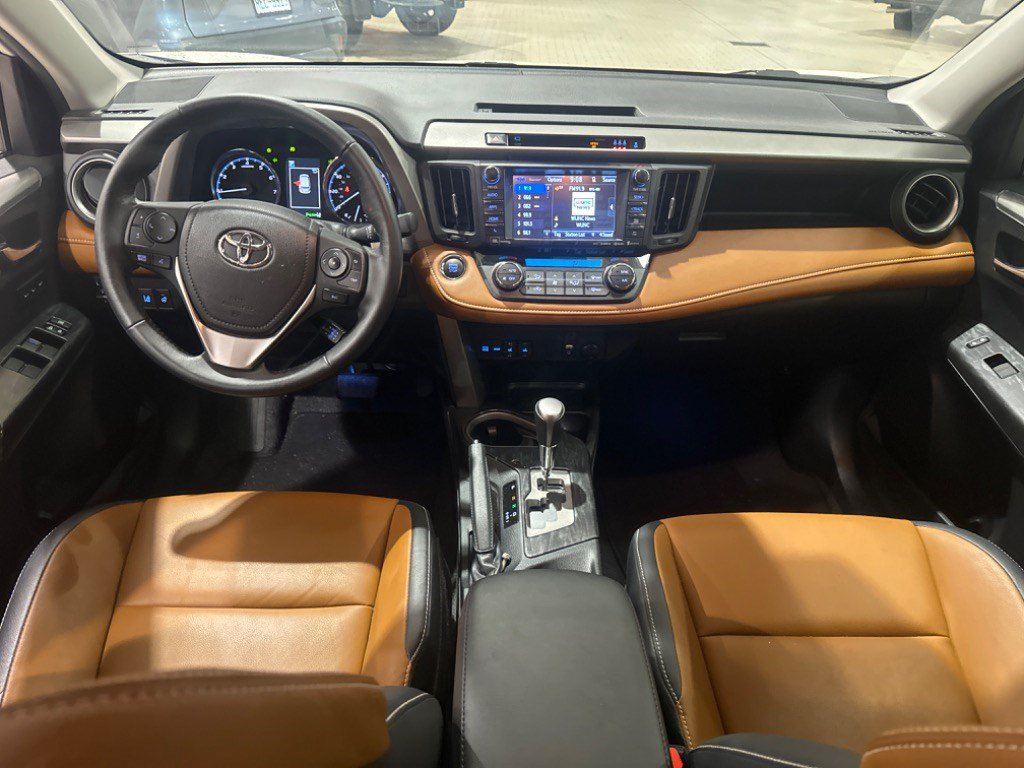 Used 2017 Toyota RAV4 Platinum FWD image 10