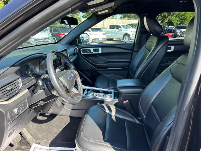 Used 2020 Ford Explorer XLT w/ Equipment Group 202A AWD/4WD image 6