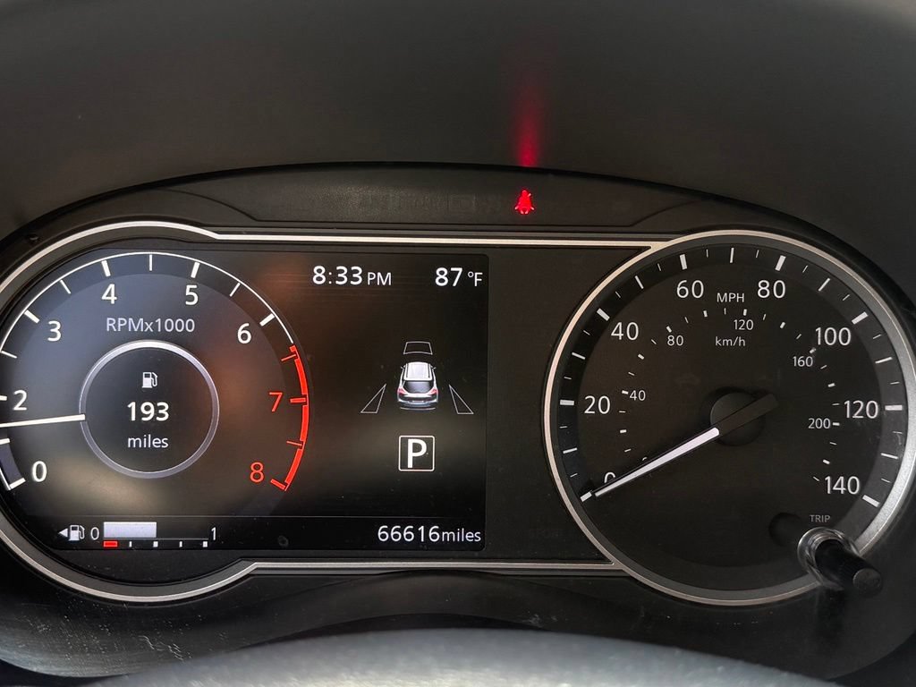 Used 2019 Nissan Kicks SR w/ SR Premium Package FWD image 13