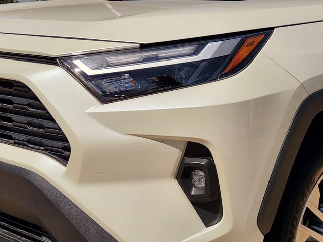 Used 2022 Toyota RAV4 XLE Premium FWD image 6