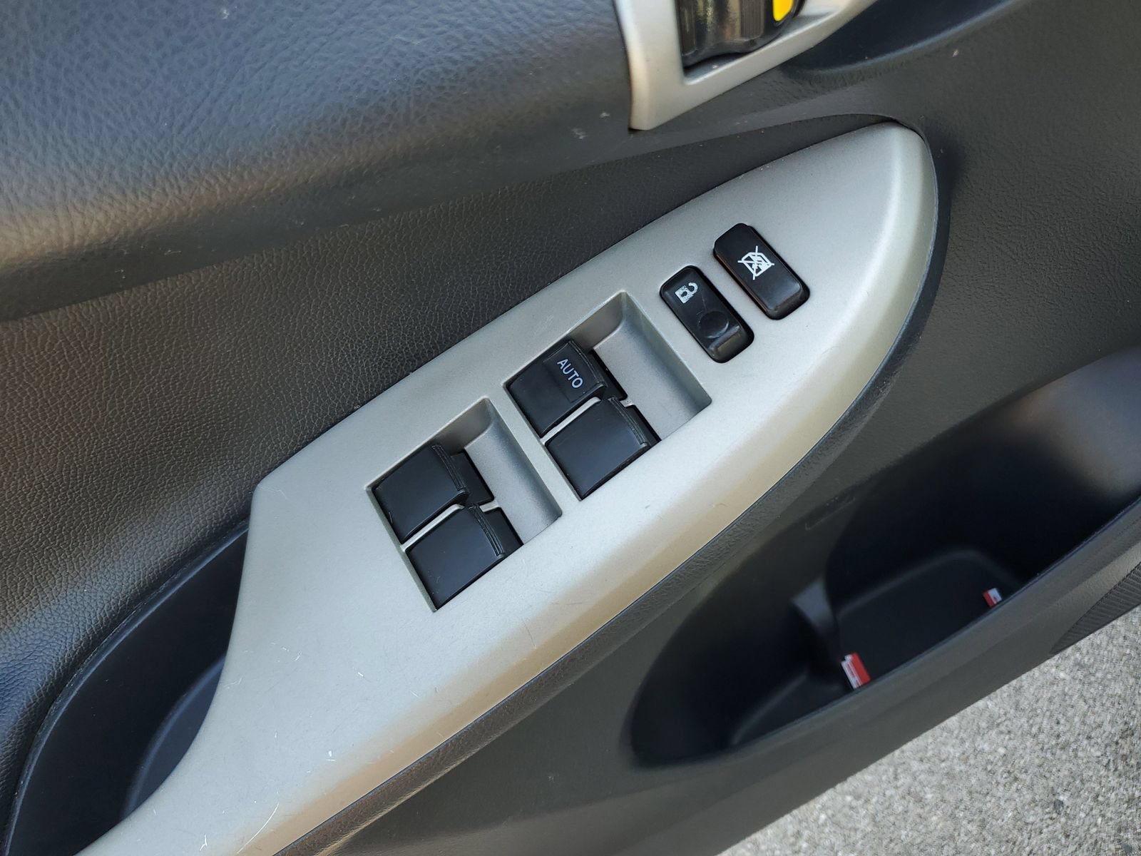 Used 2012 Toyota Corolla S FWD image 21
