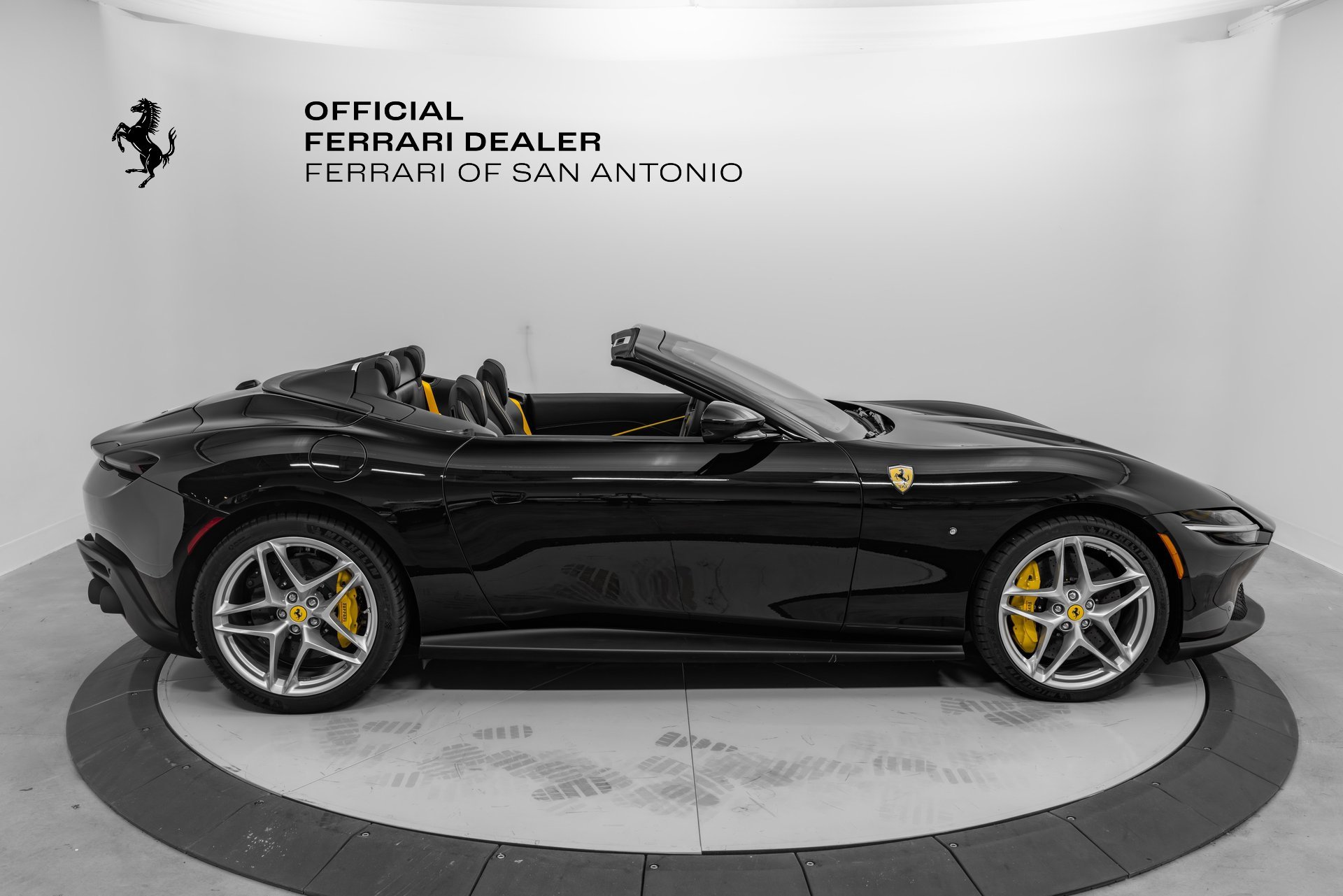 Certified 2025 Ferrari Roma Spider image 9
