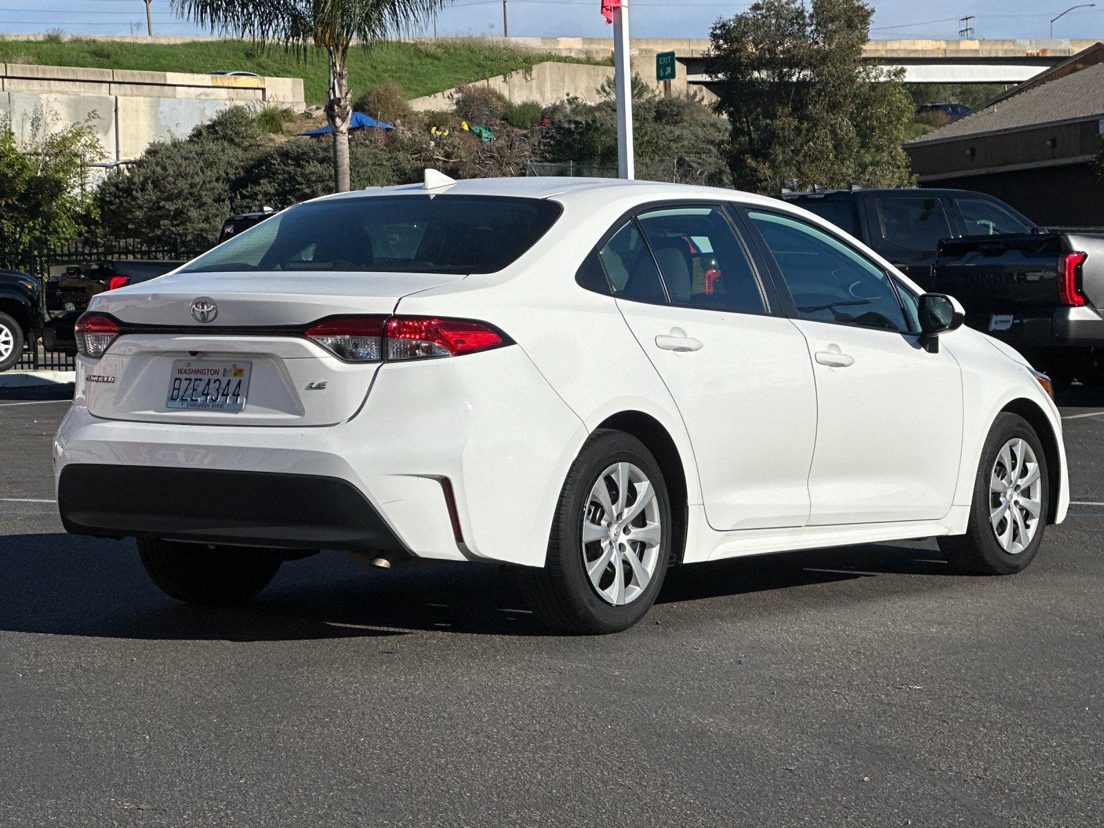 Used 2024 Toyota Corolla LE image 5