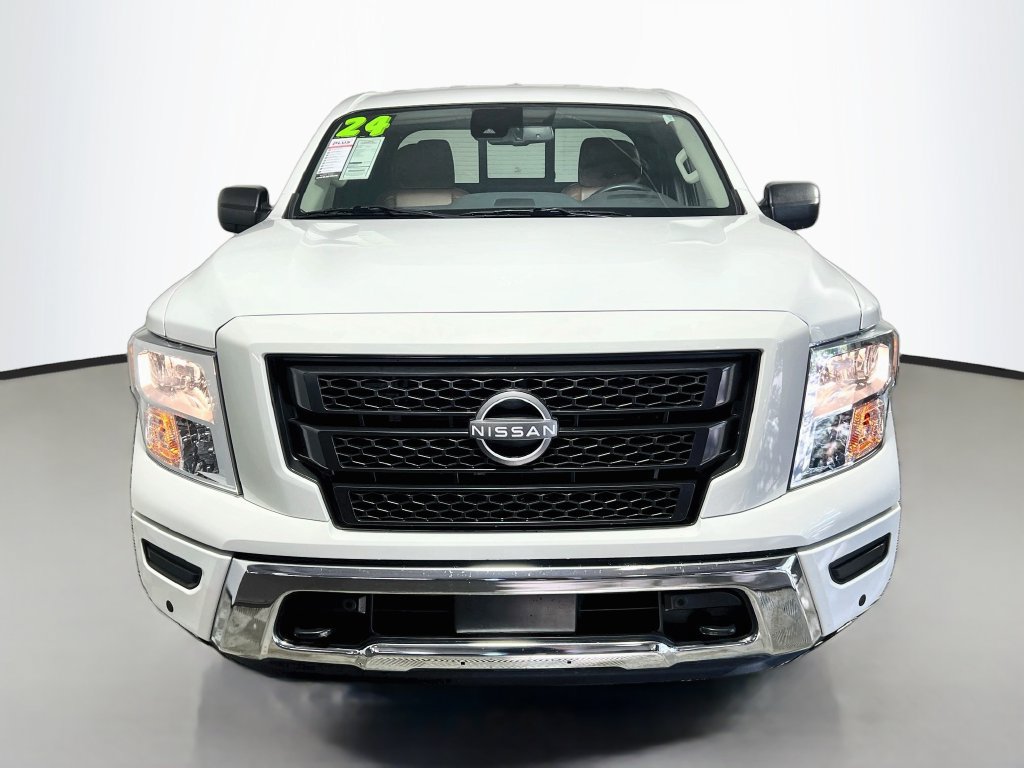 Used 2024 Nissan Titan SV AWD/4WD image 7
