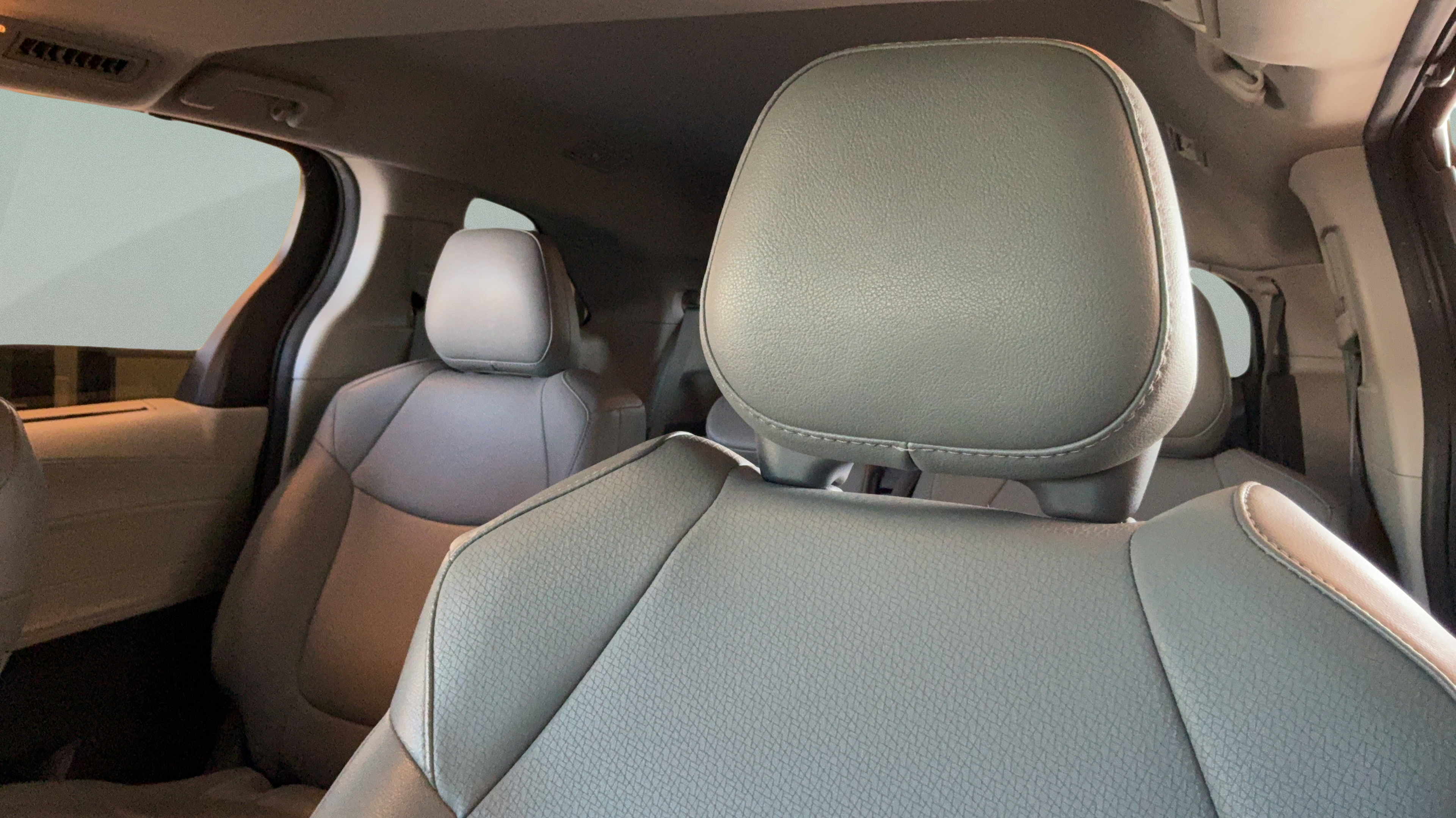 Used 2021 Toyota Sienna XLE FWD image 24