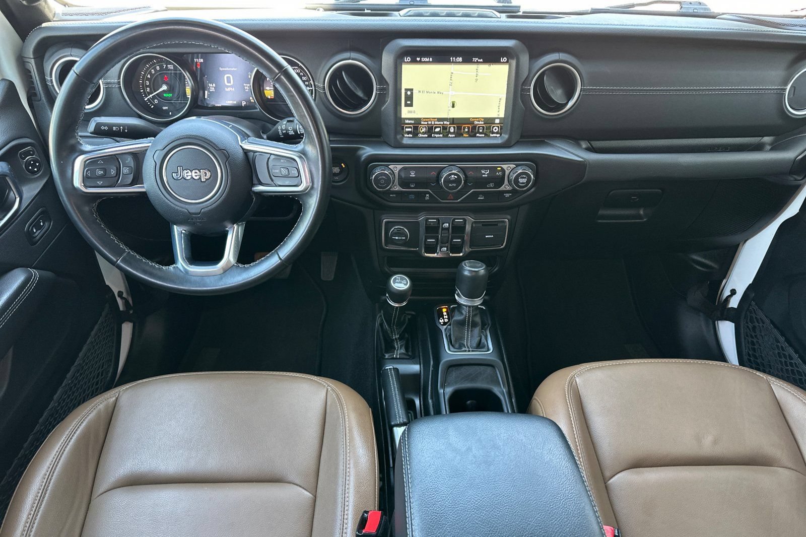 Used 2022 Jeep Wrangler Unlimited Sahara AWD/4WD image 17