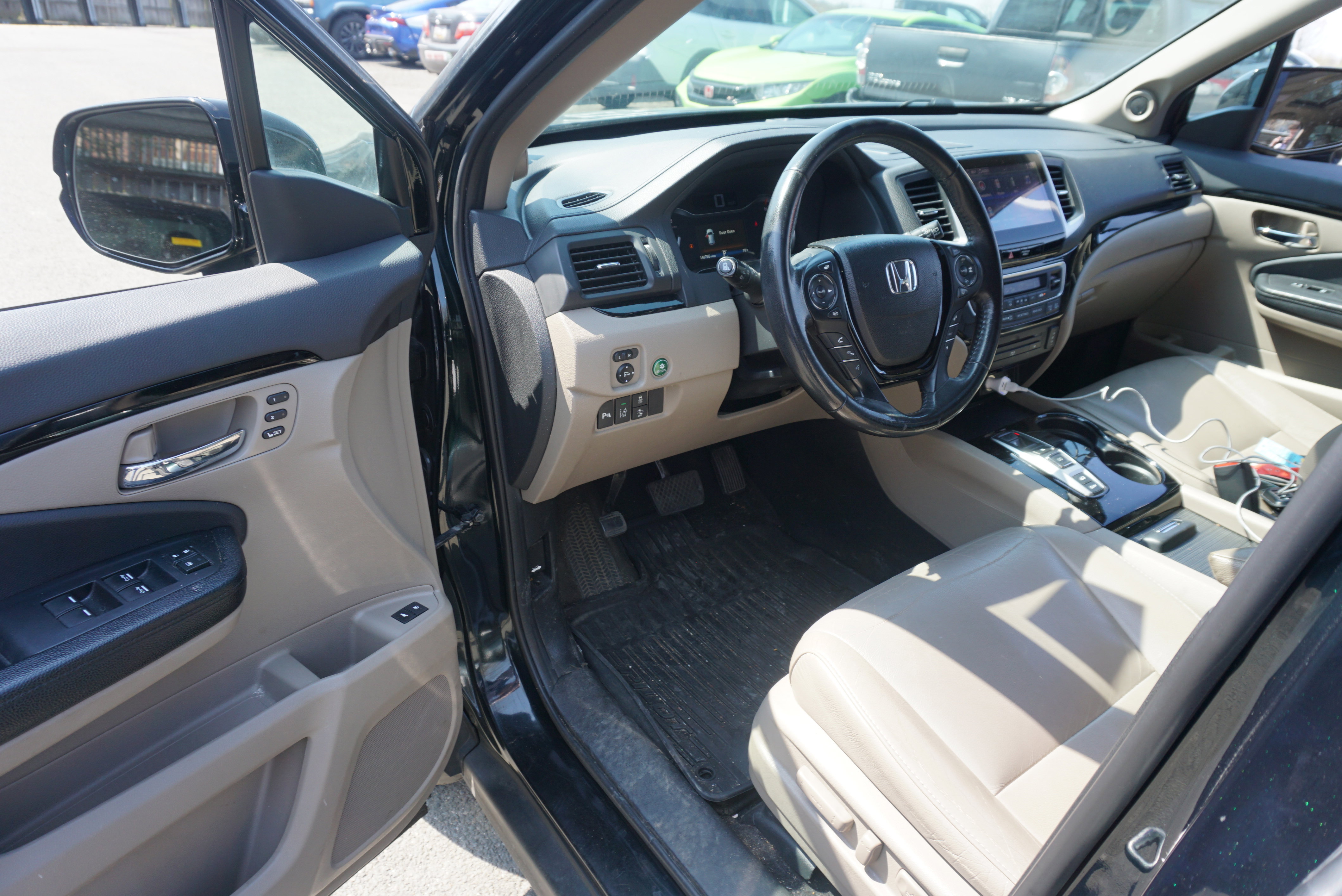 Used 2017 Honda Pilot Touring image 7