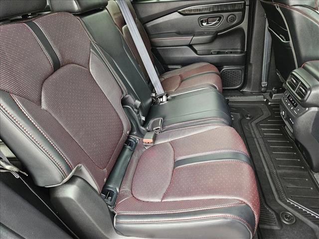 Used 2025 Honda Pilot Black Edition image 20