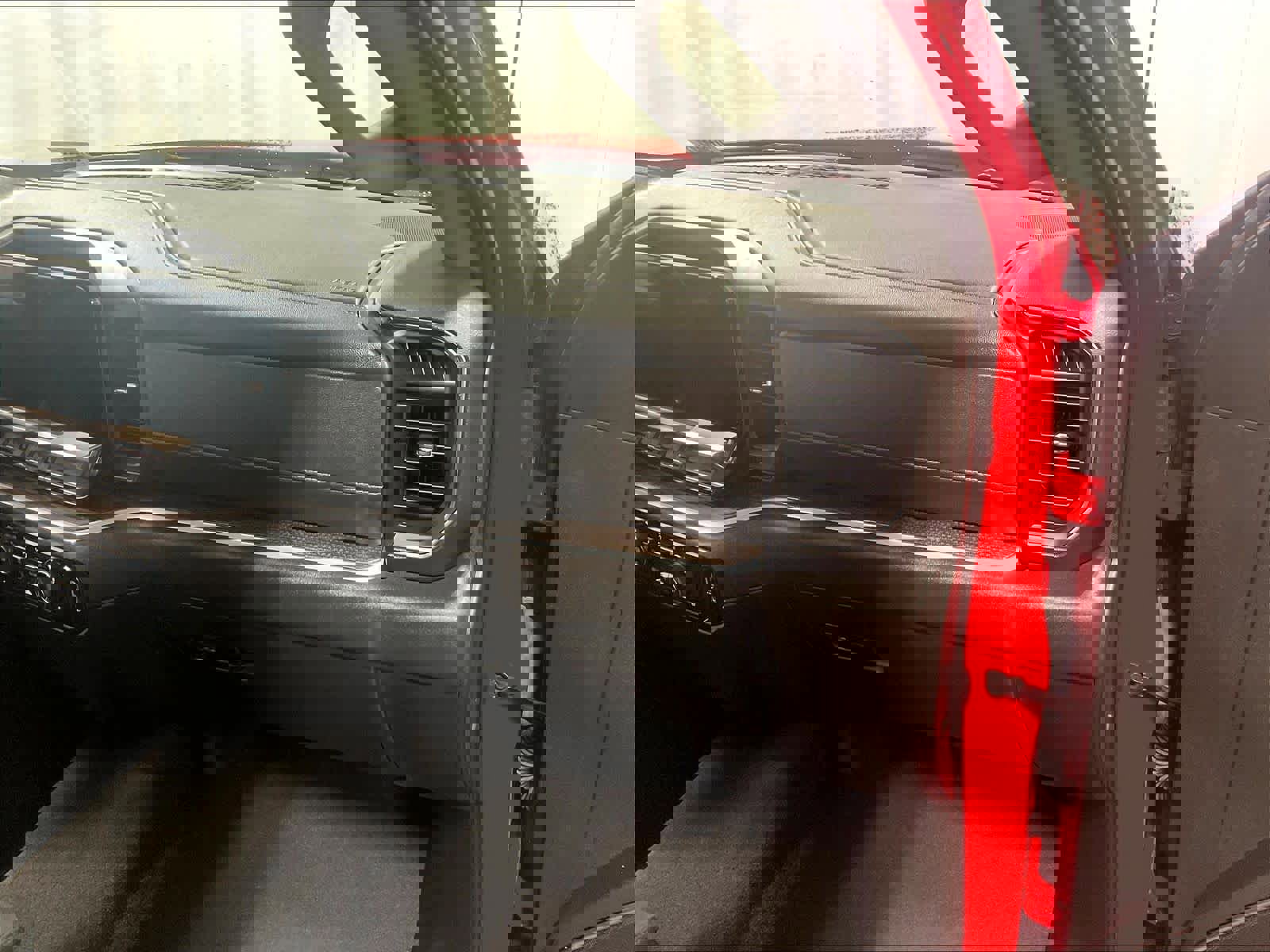 Used 2022 Chevrolet Silverado 1500 LT image 13