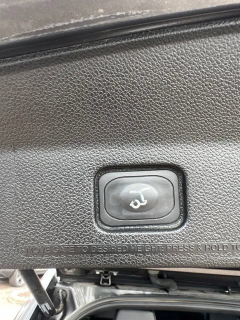 Used 2016 Ford Explorer XLT w/ Equipment Group 202A FWD image 30
