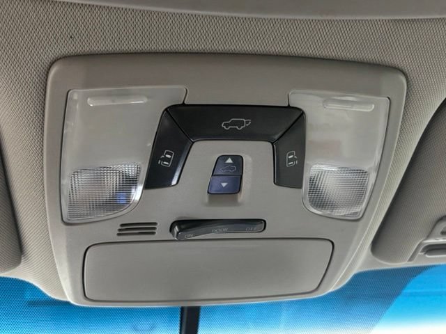 Used 2015 Toyota Sienna XLE w/ XLE Navigation Package FWD image 36