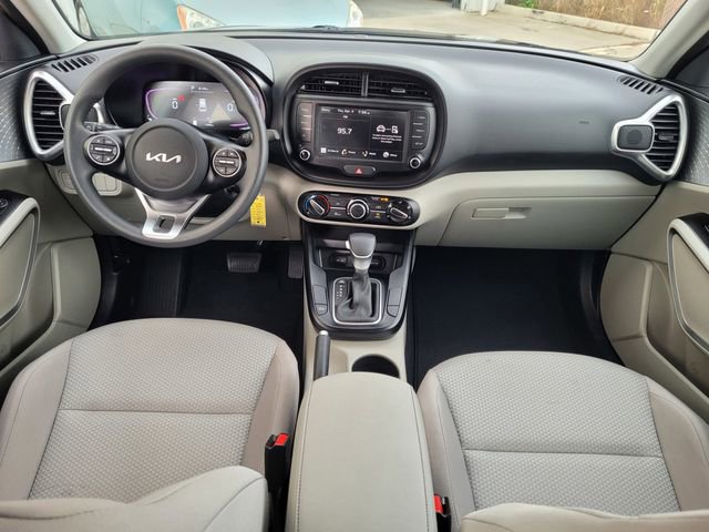 Certified 2025 Kia Soul LX w/ LX Technology Package image 17