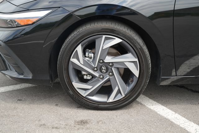 Used 2025 Hyundai Elantra Sport FWD image 10
