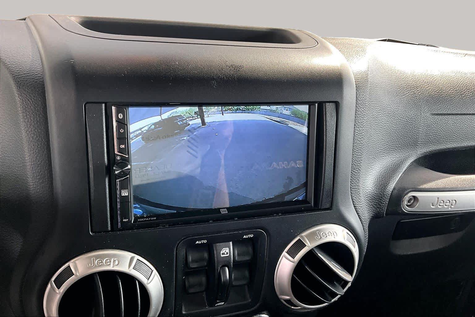 Used 2017 Jeep Wrangler Unlimited Sahara AWD/4WD image 26