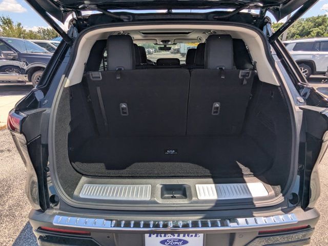 Used 2023 INFINITI QX60 Luxe w/ Vision Package FWD image 14