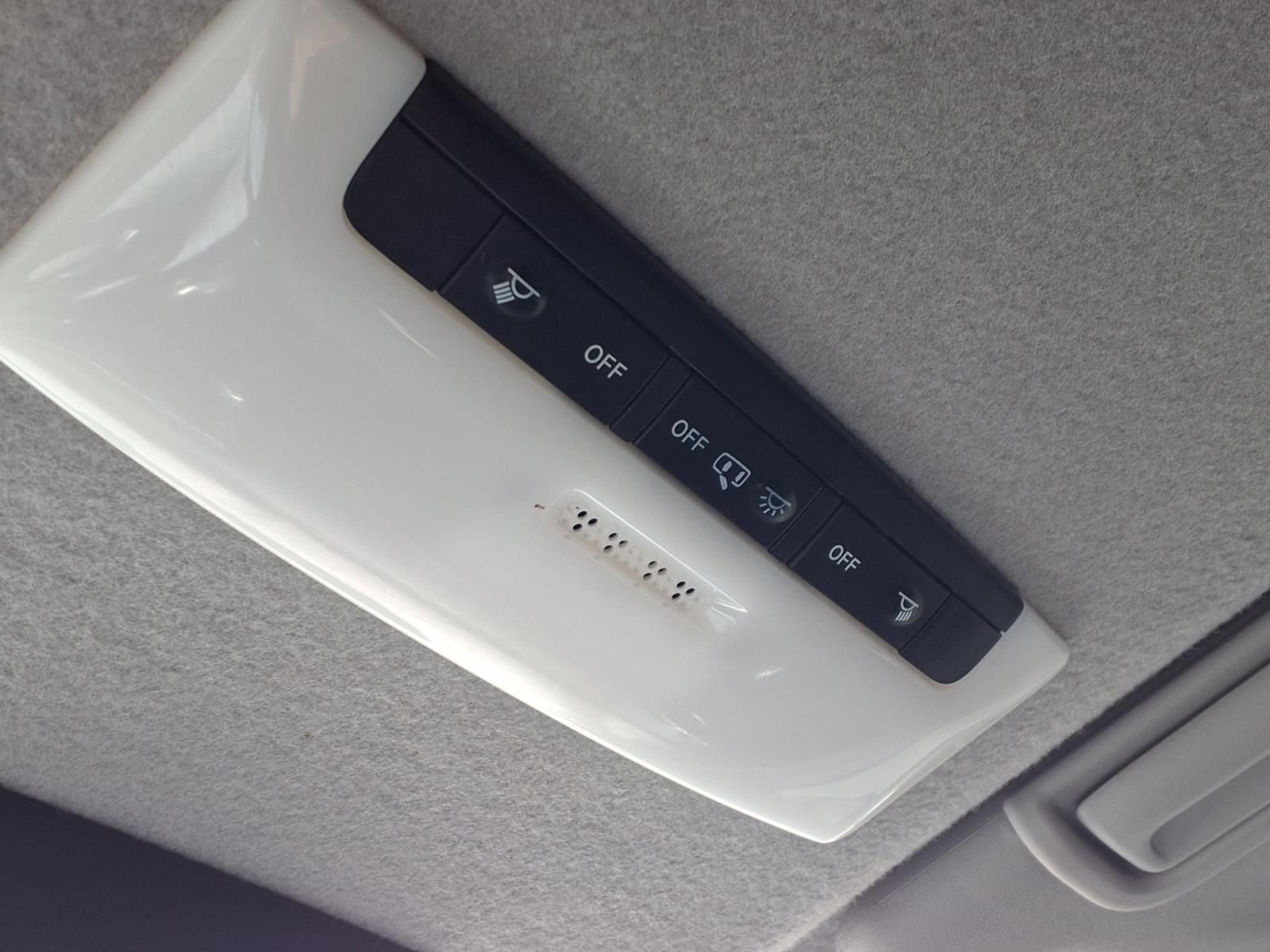 Used 2023 Nissan Kicks SR image 25