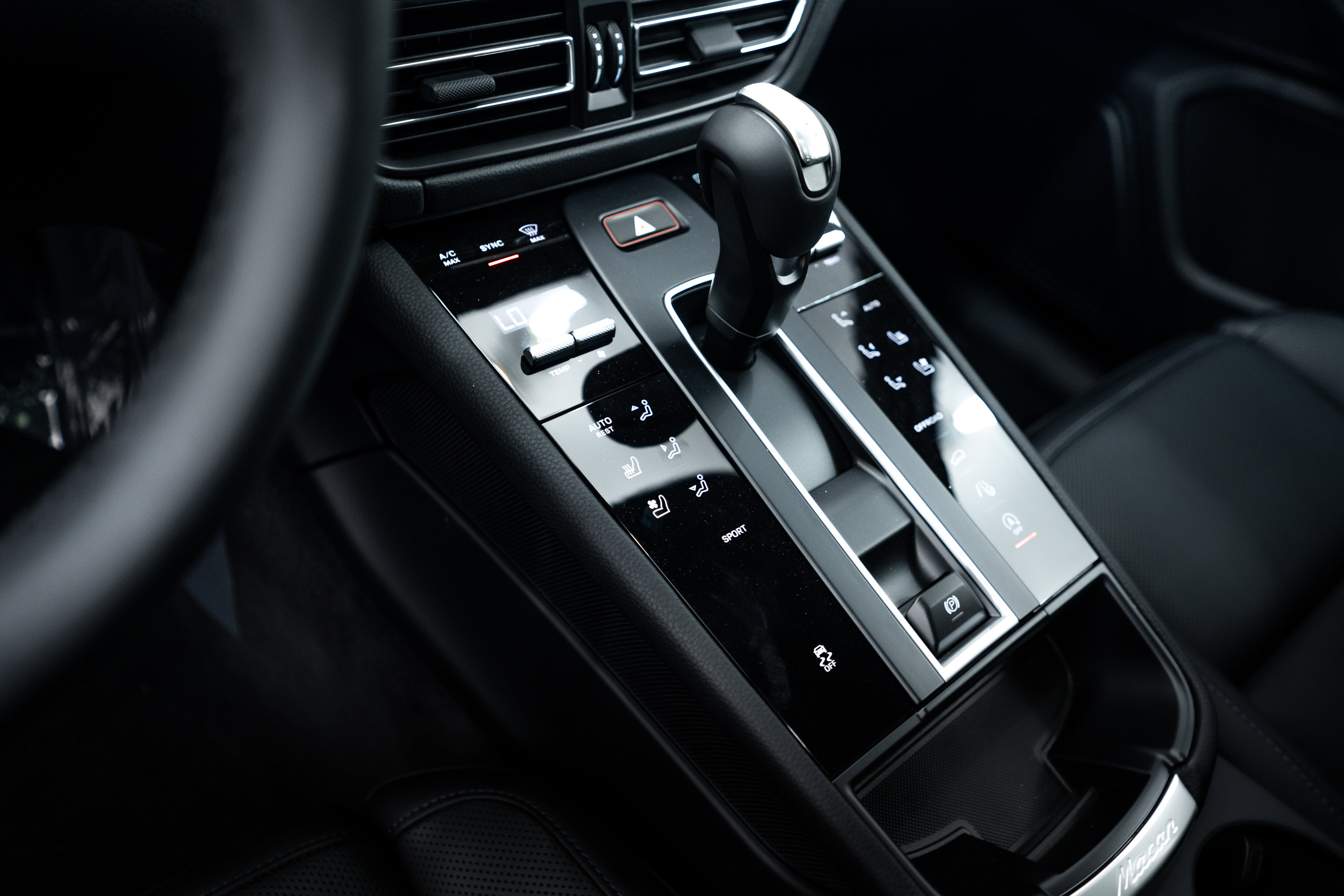 New 2025 Porsche Macan image 14