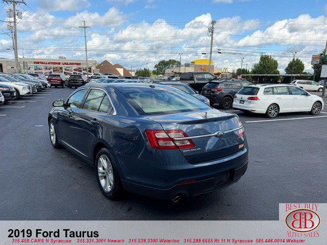 Used 2019 Ford Taurus SE FWD image 5