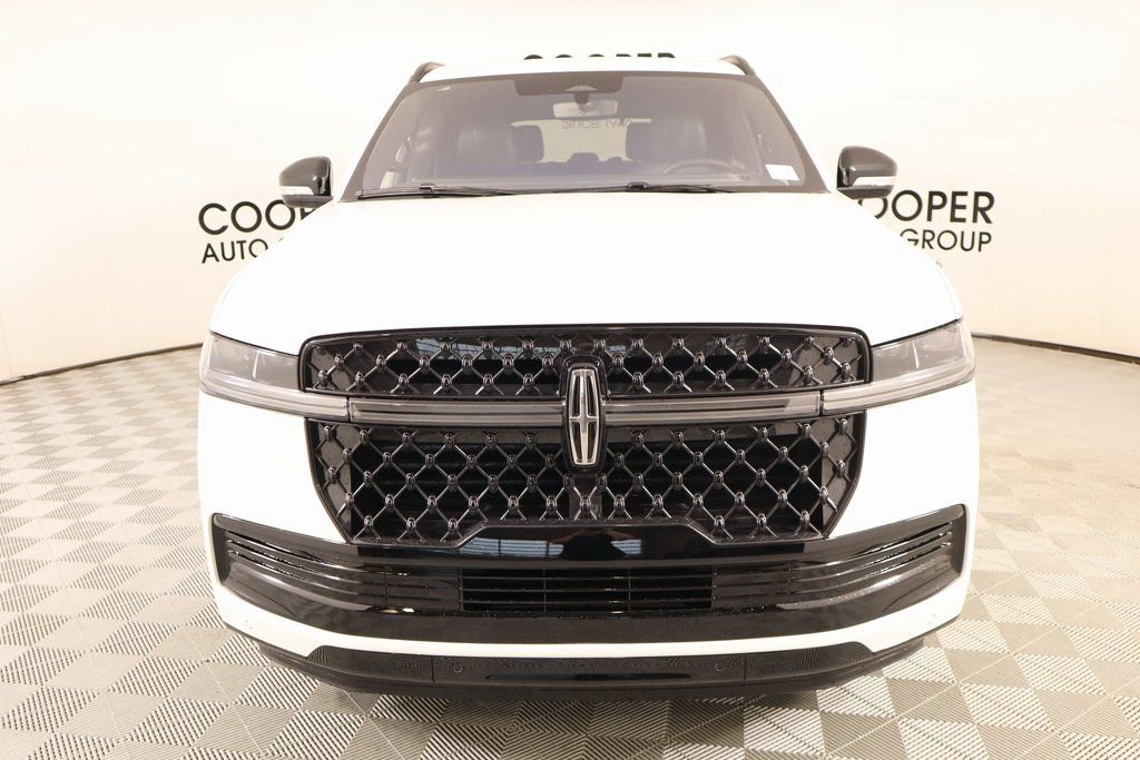 New 2025 Lincoln Navigator Reserve w/ Jet Appearance Package image 9