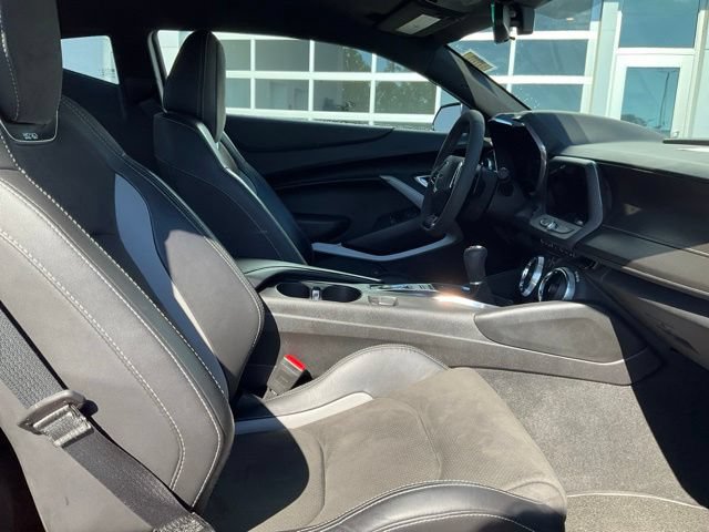 Used 2018 Chevrolet Camaro SS RWD image 8